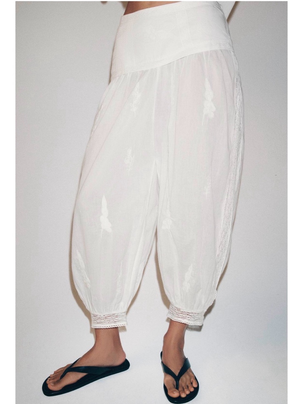 Zara White Balloon-Style Elastic Cuff Joggers